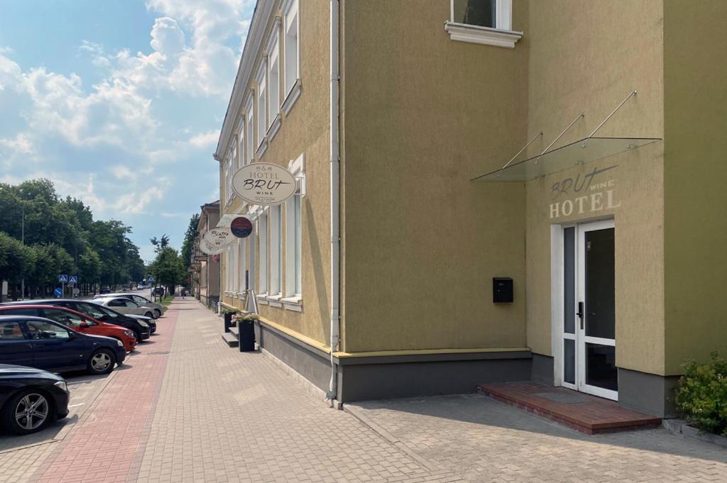 Brut Wine Hotel Зарасай Экстерьер фото