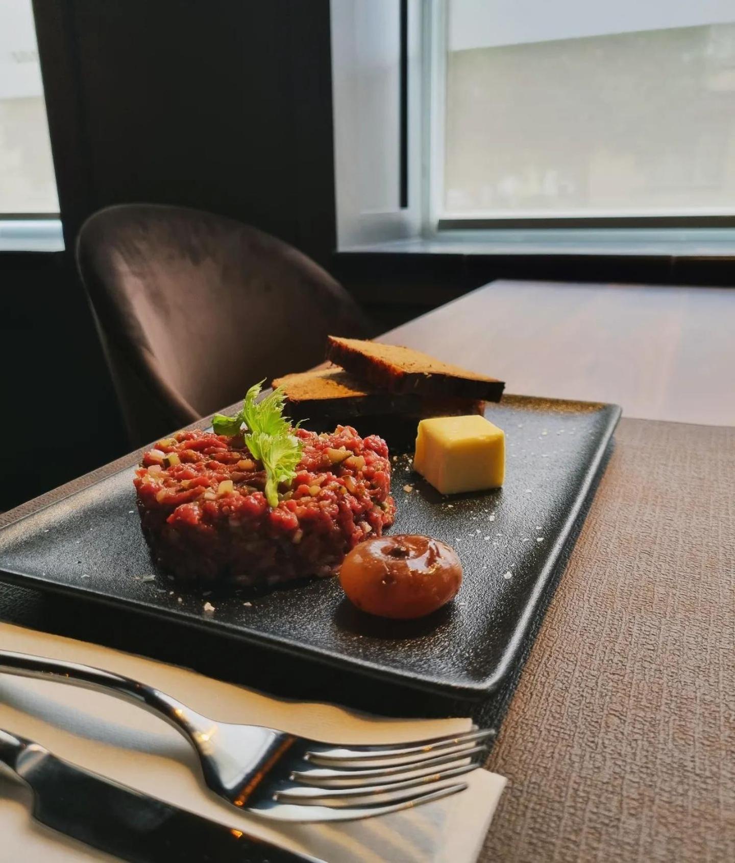 Brut Wine Hotel Зарасай Экстерьер фото